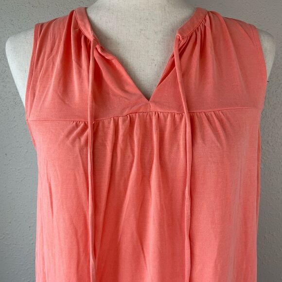 NWT Lucky Brand V-Neck Top Size M - Picture 2 of 7